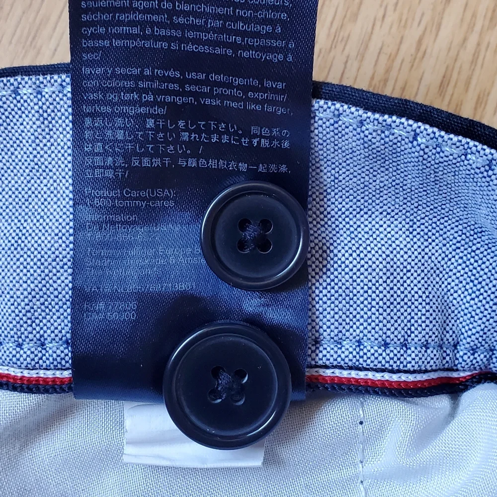 Tommy Hilfiger mens shorts size 33 - Picture 7 of 7